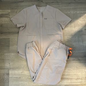 FIGS Women’s Scrub Set Limited Edition Top Small/ Zamora Jogger Pants M Boulder